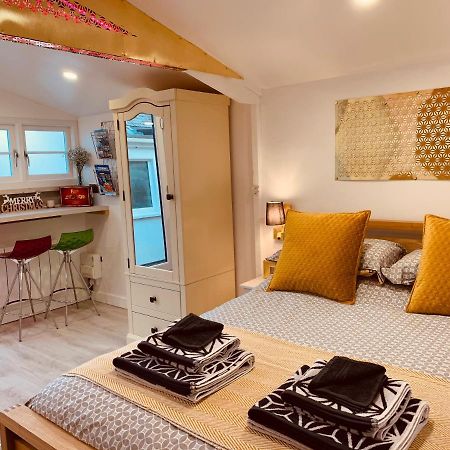 Shine Chalet - Unique & Comfortable Accommodation Редрут Экстерьер фото